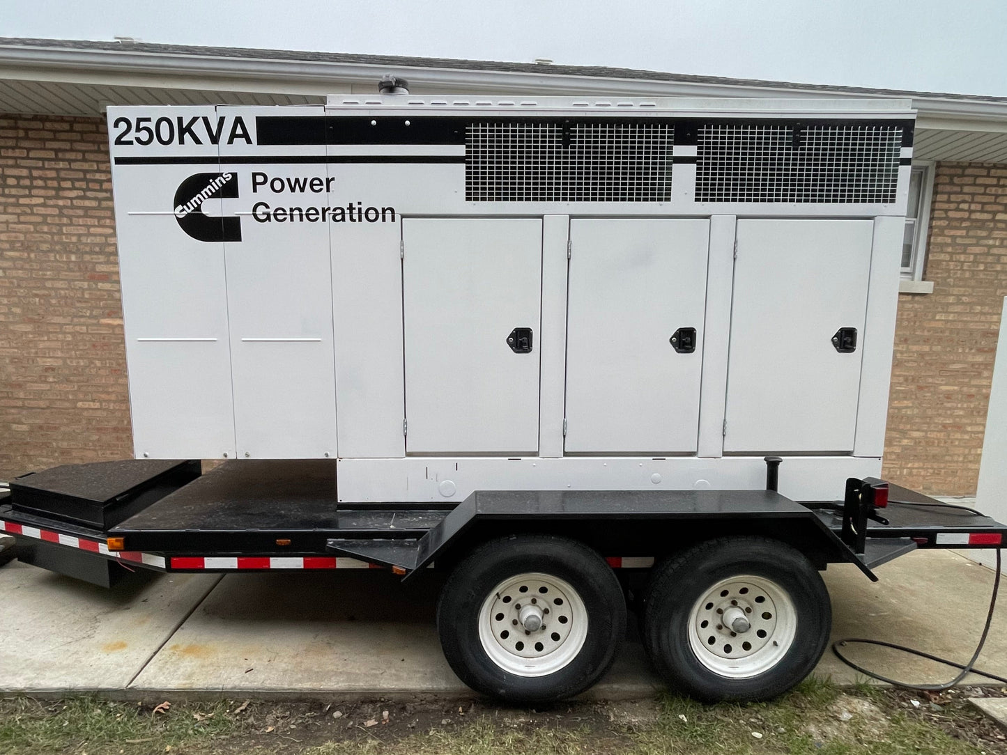 Cummins 250 KVA 200 KW Model DGFC Towable Trailer Generator