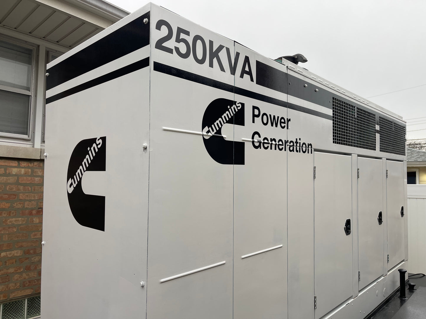 Cummins 250 KVA 200 KW Model DGFC Towable Trailer Generator