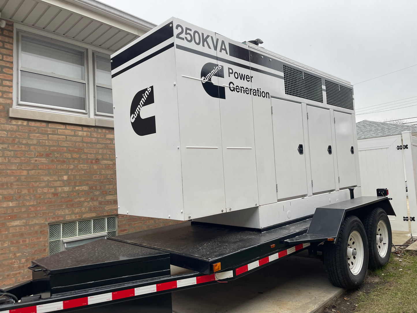Cummins 250 KVA 200 KW Model DGFC Towable Trailer Generator