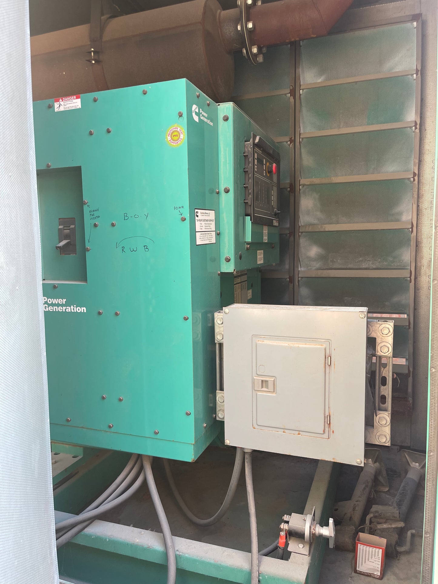 Cummins 313 KVA 250 KW Model DQDAA Portable Generator Hardin Industries Enclosure