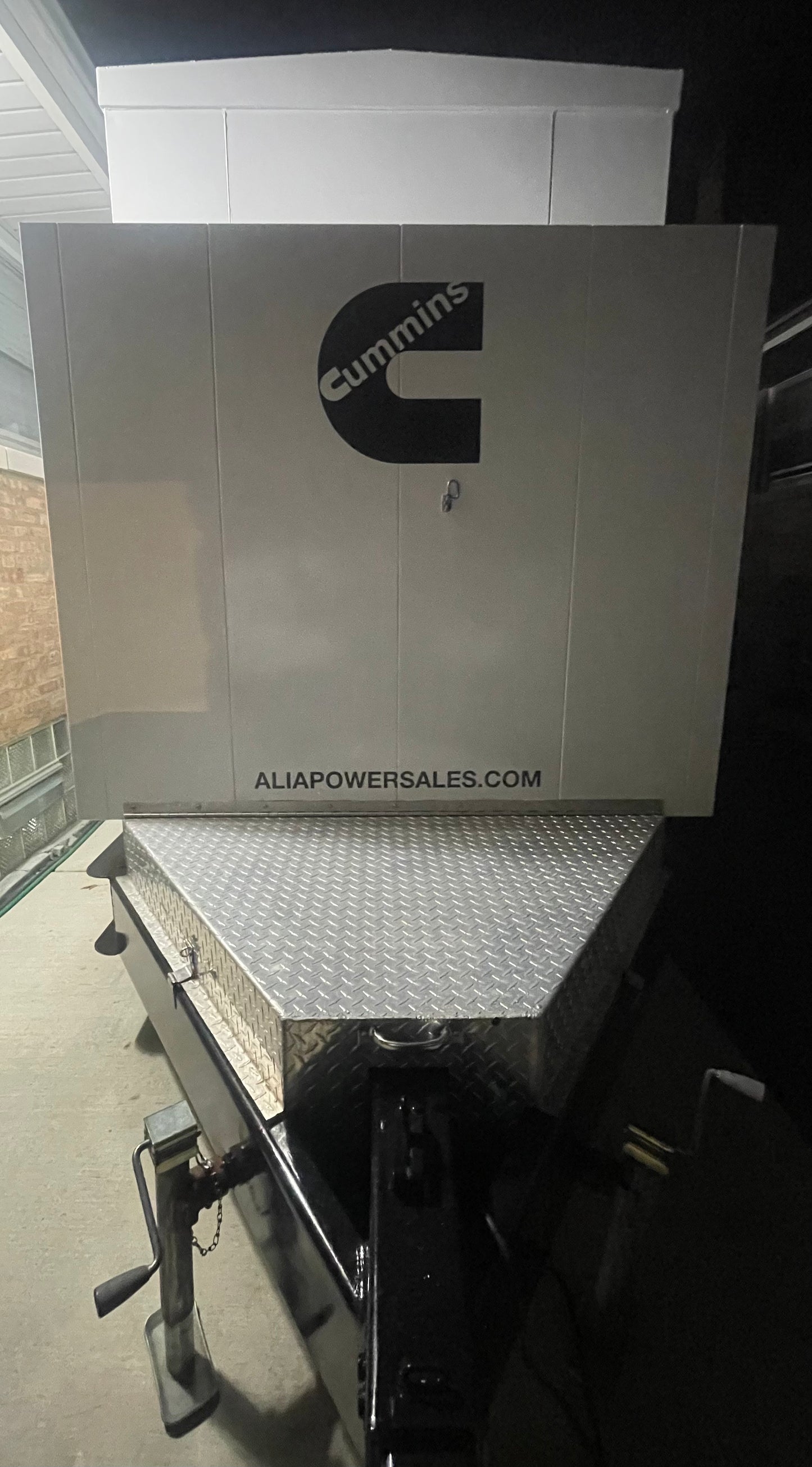 Cummins 313 KVA 250 KW Model DQDAA Portable Generator Hardin Industries Enclosure