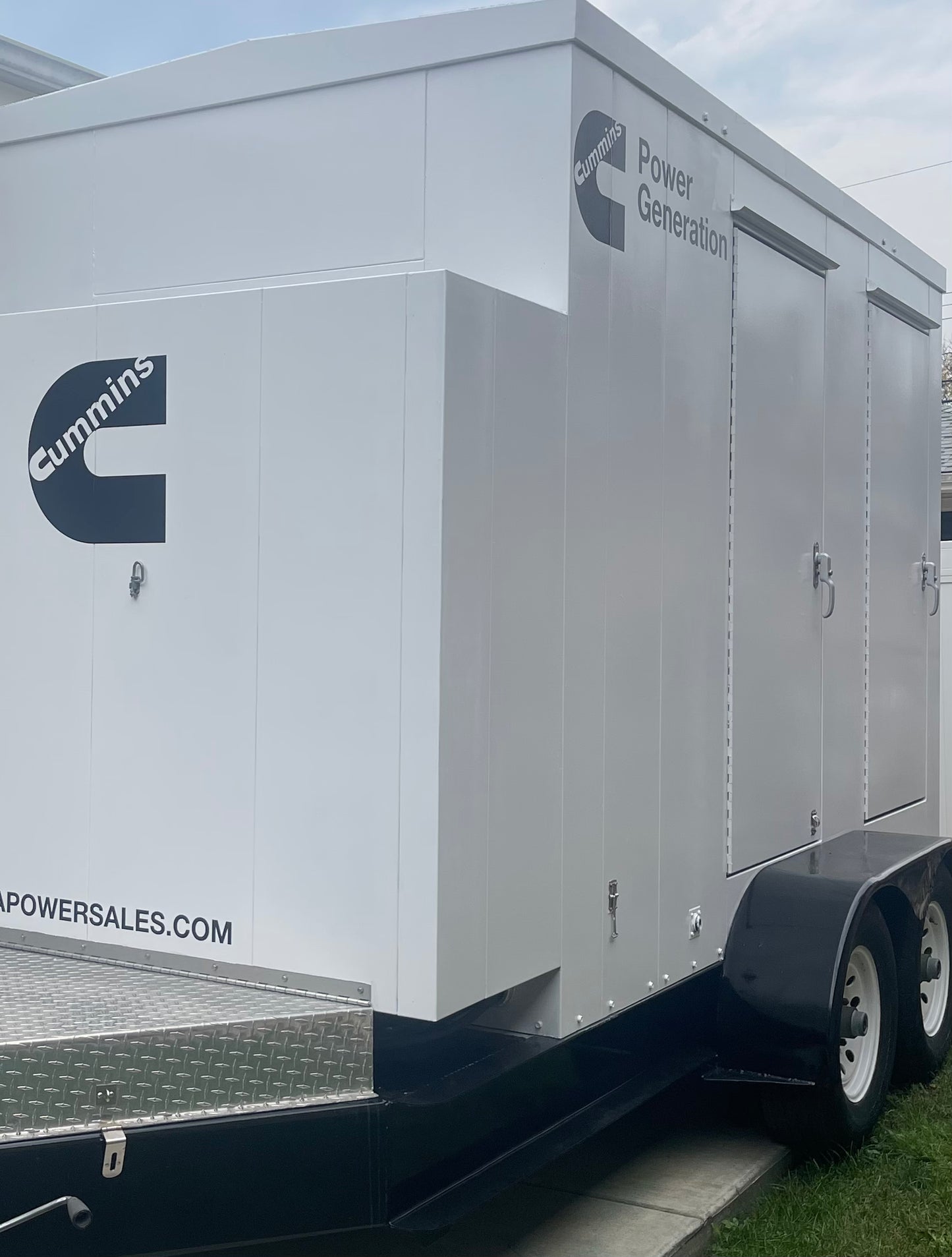 Cummins 313 KVA 250 KW Model DQDAA Portable Generator Hardin Industries Enclosure